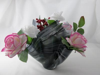 VA1189 - Black & White Baroque Centerpiece Vase