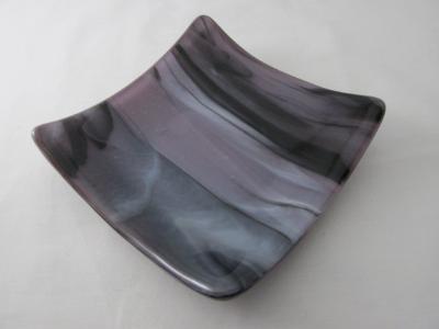 SP7033 - Dusty Lilac, Black & White Streaky Sushi Plate